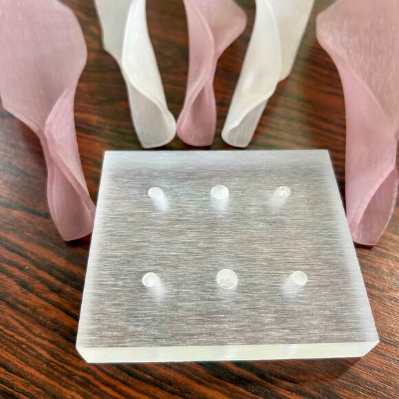 Vintage Lucite Calla Lily Sculpture with Pink and White Petals 24.5” - Picture 4 of 16